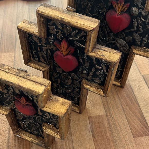 Set of 3 Mexican Crosses with Milagros & Sacred Heart - Picture 6 of 9